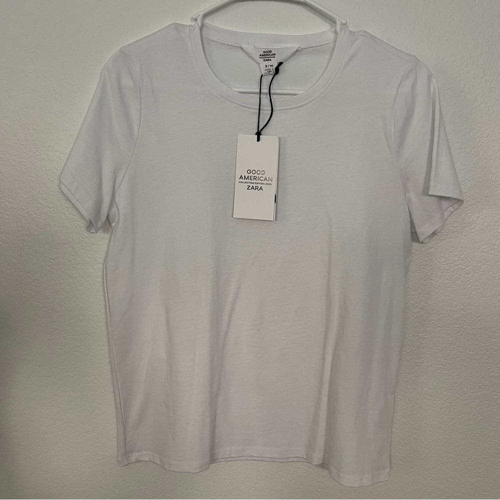 NWT! Women’s Size 2 / M Zara x Good American White Tee